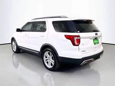 Used 2017 Ford Explorer XLT w/ Equipment Group 202A FWD image 13