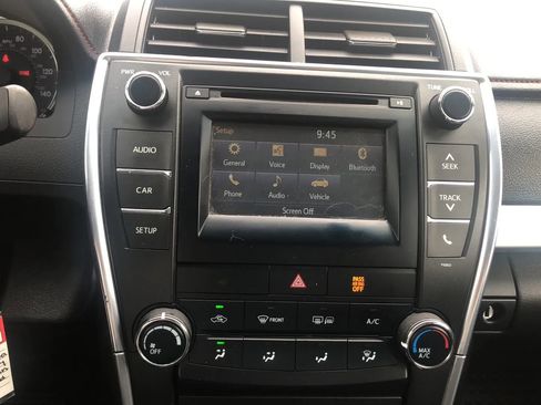 Used 2015 Toyota Camry SE image 29