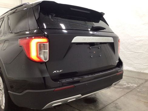 Used 2022 Ford Explorer XLT w/ Equipment Group 202A image 22