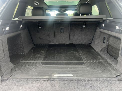 Used 2025 Land Rover Range Rover SE image 27
