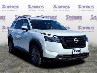 New 2025 Nissan Pathfinder SV