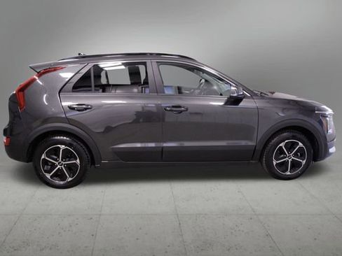 Used 2023 Kia Niro EX FWD image 6