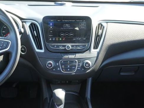 Used 2024 Chevrolet Malibu LT image 17