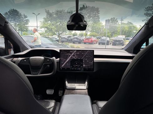 Used 2022 Tesla Model X Plaid AWD/4WD image 21