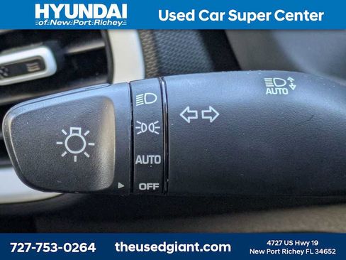 Certified 2023 Hyundai Venue Limited w/ Cargo Package image 27