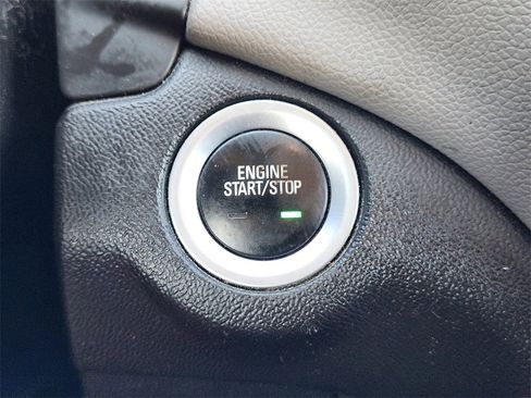 Used 2019 Chevrolet Equinox LS image 20