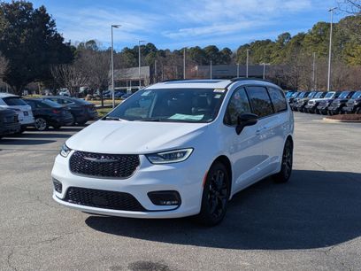 New 2026 Chrysler Pacifica Limited