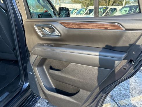 Used 2023 Chevrolet Tahoe LT w/ LT Signature Package image 36