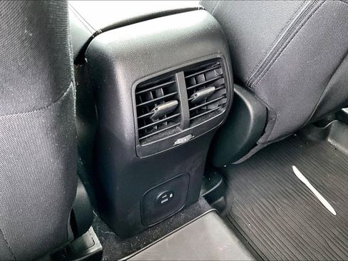 Used 2022 Ford Escape SE w/ SE Sport Appearance Package AWD/4WD image 23