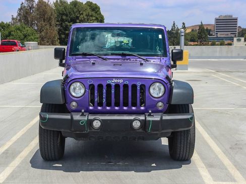 Used 2018 Jeep Wrangler Unlimited Sport AWD/4WD image 2