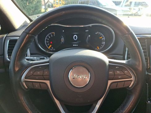 Used 2019 Jeep Grand Cherokee Altitude image 15