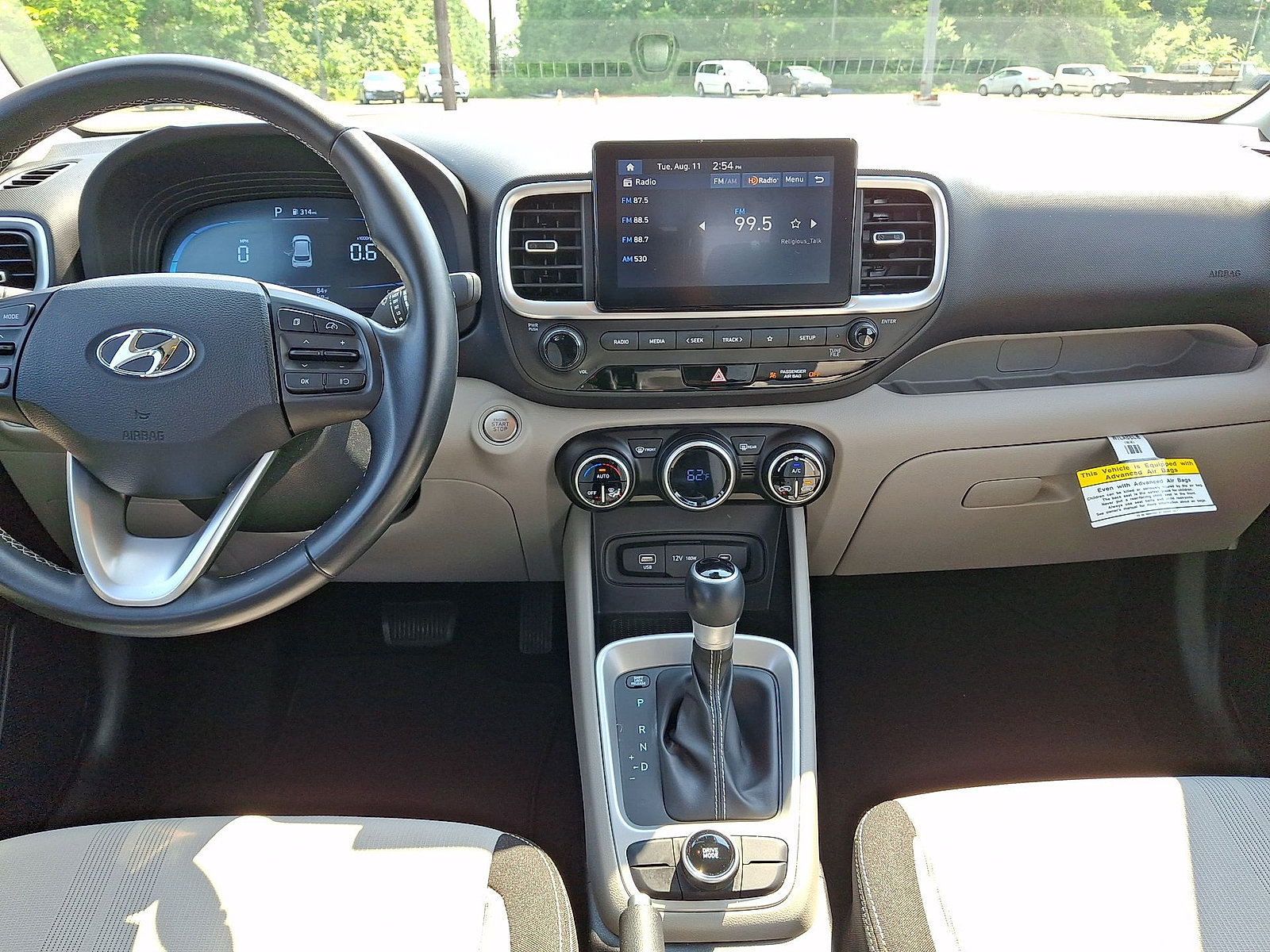 Certified 2024 Hyundai Venue SEL FWD image 10