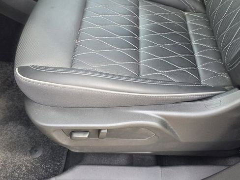 Used 2023 Buick Envision Avenir FWD image 21