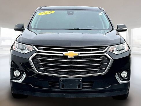 Used 2020 Chevrolet Traverse LT w/ Driver Confidence II Package AWD/4WD image 2
