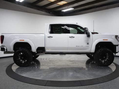 New 2026 GMC Sierra 2500 Denali w/ Denali Reserve Package image 12