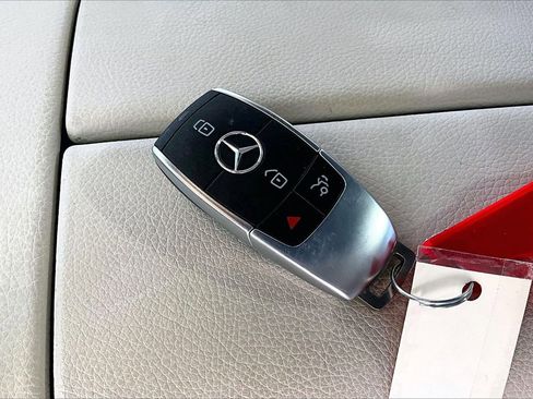 Used 2025 Mercedes-Benz GLE 350 4MATIC image 31