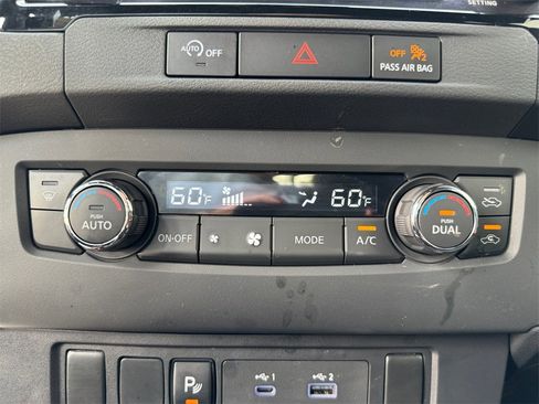 Used 2023 Nissan Frontier PRO-4X w/ Technology Package image 22