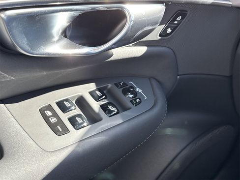 New 2026 Volvo XC90 B5 Plus w/ Protection Package Premier image 19