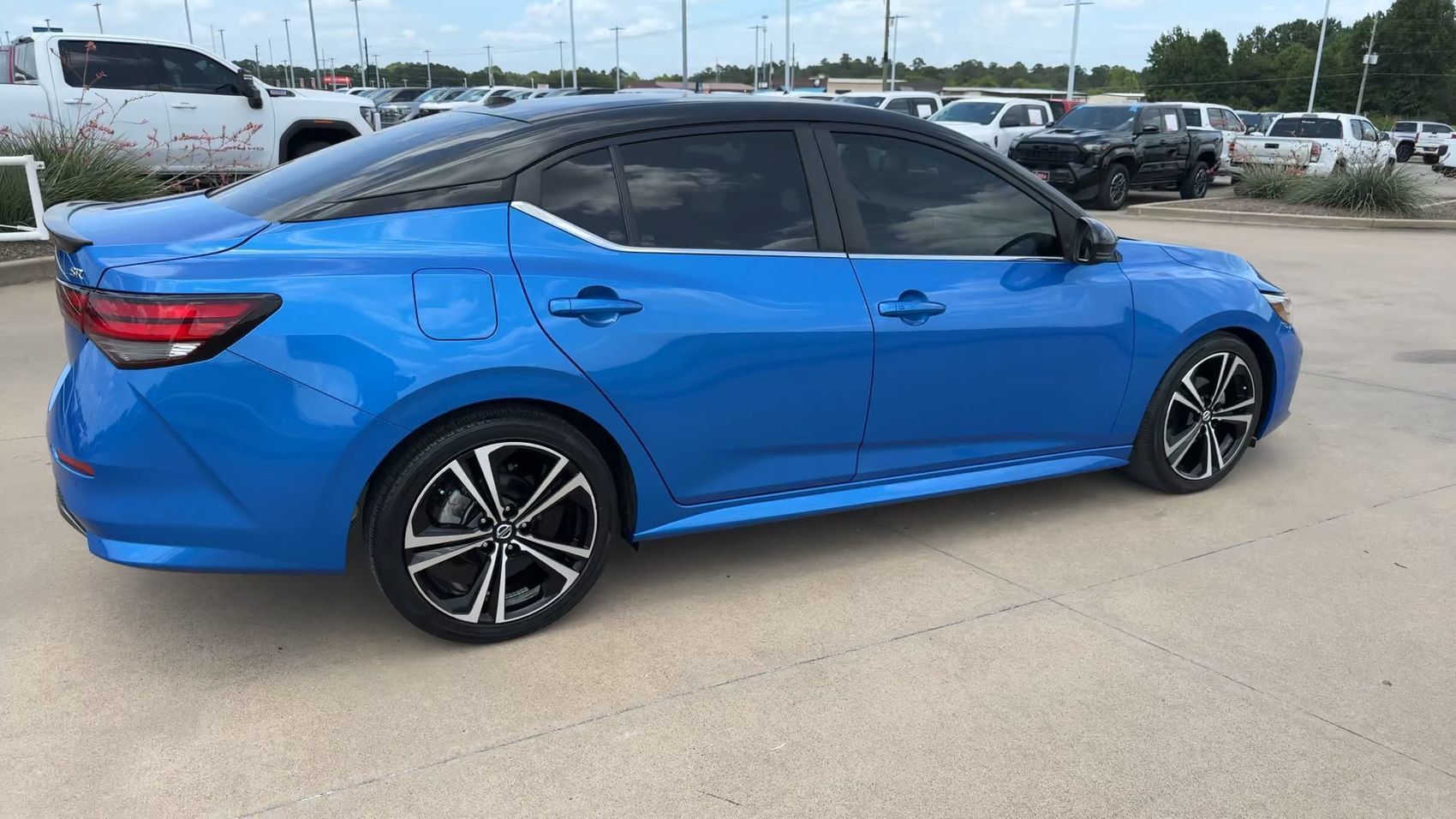 Used 2020 Nissan Sentra SR FWD image 9