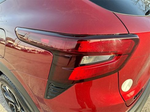 Used 2024 Chevrolet Trax RS image 37