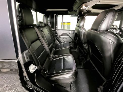 Used 2022 Jeep Gladiator Overland w/ Popular Equipment Package image 18