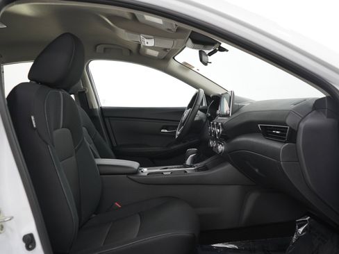 Used 2025 Nissan Sentra SV w/ All-Weather Package FWD image 12