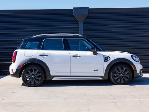 Used 2020 MINI Cooper Countryman S w/ Premium Package image 8