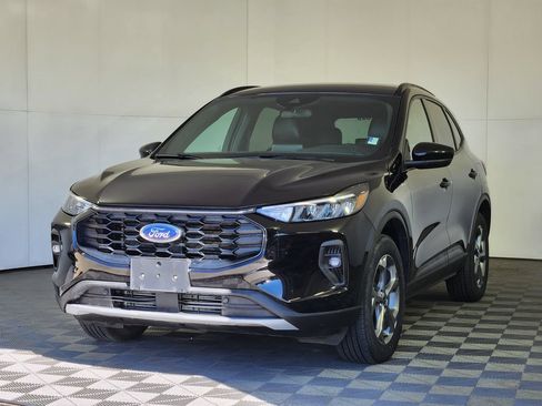 Used 2025 Ford Escape ST-Line Select AWD/4WD image 3