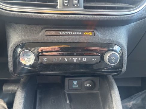 Used 2023 Ford Escape Platinum image 29