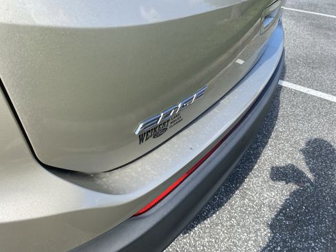 Used 2018 Ford Edge Titanium w/ Ford Safe & Smart Package FWD image 12