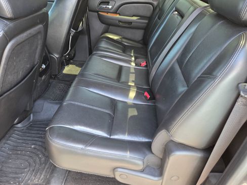 Used 2007 GMC Sierra 1500 SLT w/ Entertainment Package RWD image 10