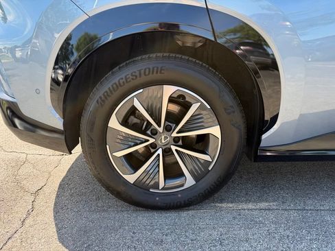 Used 2024 Lexus RZ 450e Premium w/ Technology Package AWD/4WD image 28