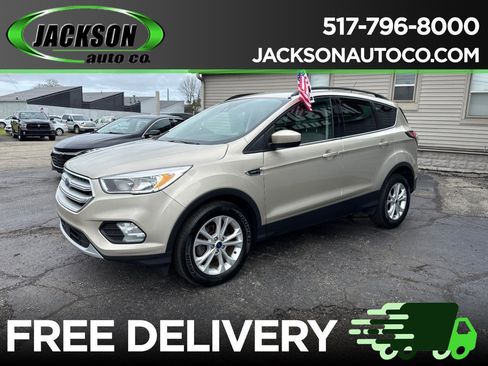 Used 2018 Ford Escape SE w/ Ford Safe & Smart Package FWD image 1