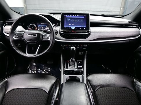 Used 2023 Jeep Compass Latitude w/ Convenience Group AWD/4WD image 19
