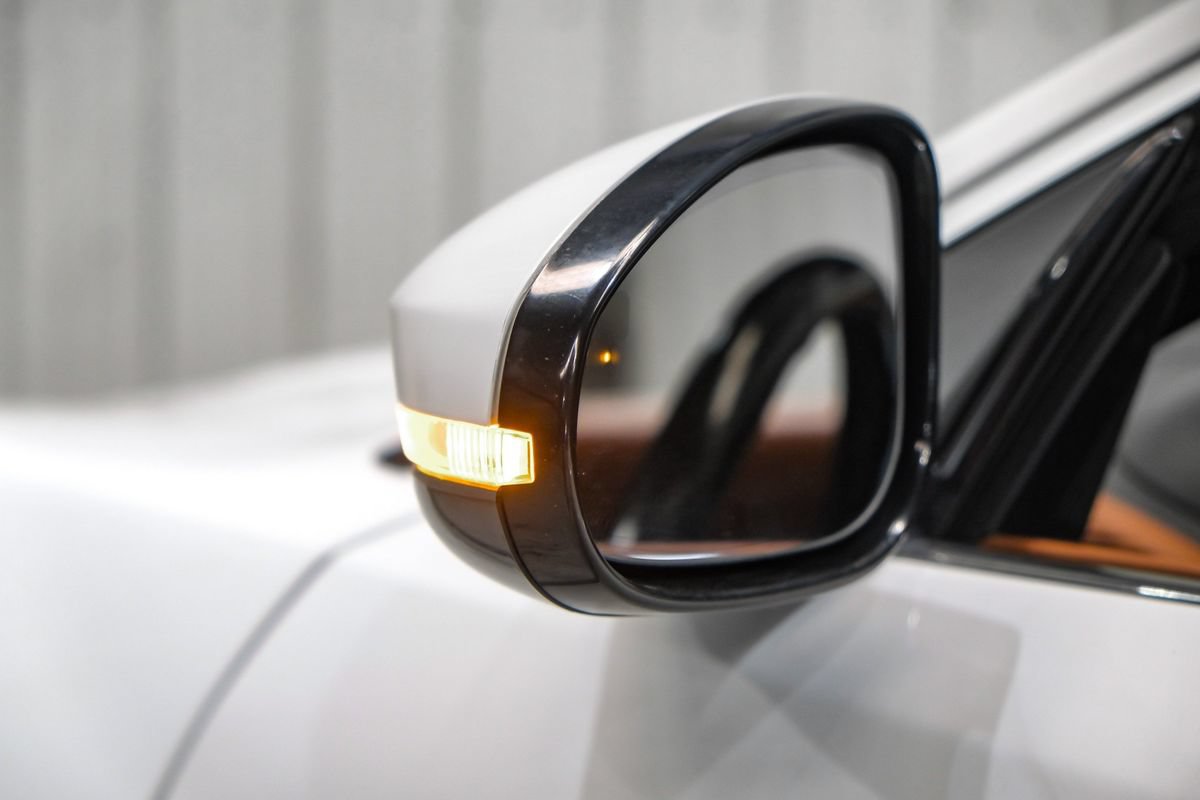 Used 2019 Jaguar F-TYPE R AWD/4WD image 35