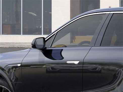 New 2026 Cadillac Lyriq Signature Luxury image 12