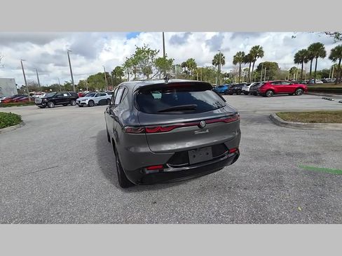 Used 2025 Alfa Romeo Tonale w/ Premium Package image 36