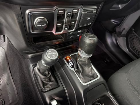 Used 2021 Jeep Wrangler Unlimited Sport AWD/4WD image 19