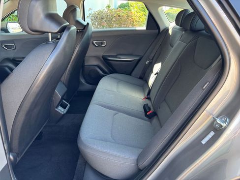 Used 2025 Kia K4 FWD image 25