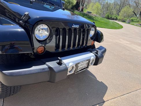 Used 2012 Jeep Wrangler Sahara w/ Connectivity Group AWD/4WD image 30