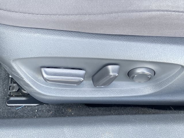 Used 2018 Toyota Camry LE FWD image 14