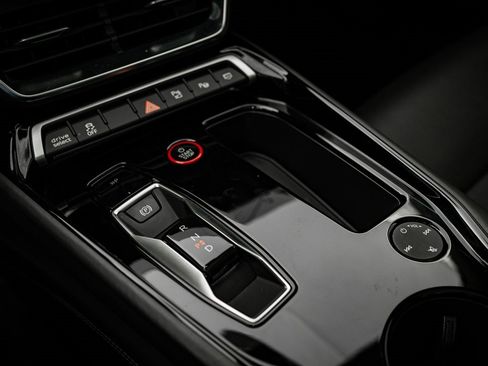 Used 2022 Audi RS e-tron GT w/ Carbon Performance Package image 35