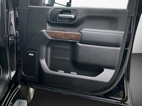 Used 2022 GMC Sierra 2500 Denali w/ Denali Ultimate Package image 18