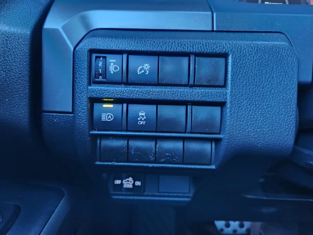 Used 2025 Toyota Tacoma TRD Sport AWD/4WD image 15