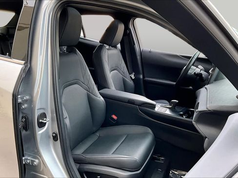 Used 2025 Lexus UX 300h AWD w/ Cold Area Package image 8