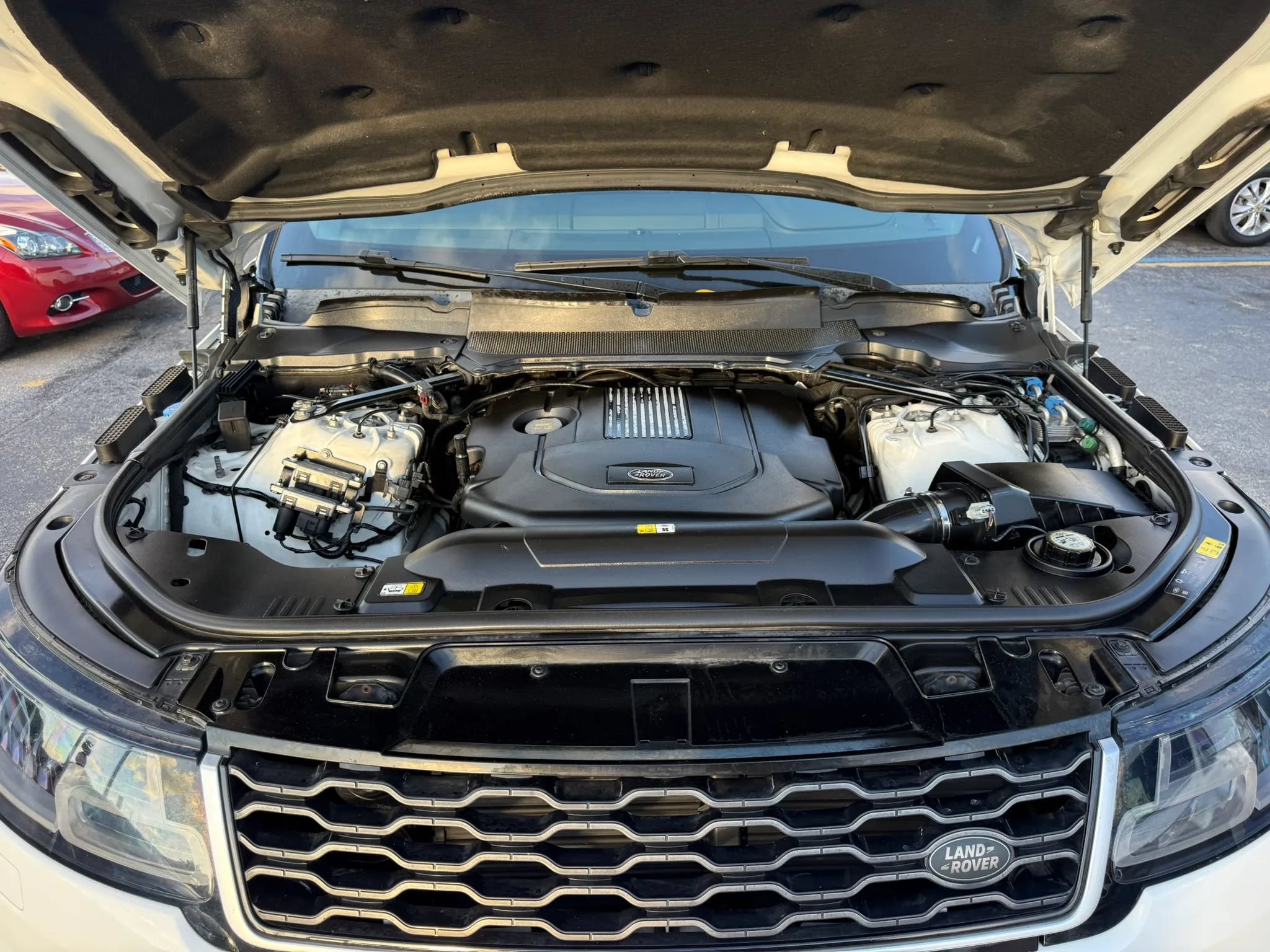 Used 2018 Land Rover Range Rover Sport HSE AWD/4WD image 27