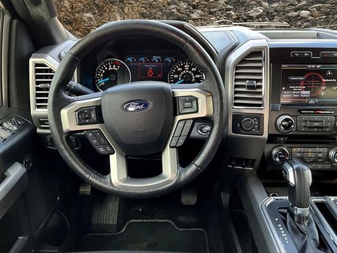 Used 2015 Ford F150 Platinum w/ Equipment Group 701A Luxury image 5