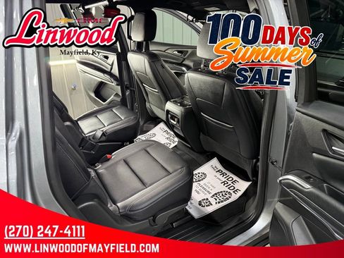 Used 2026 Chevrolet Traverse LT FWD image 24