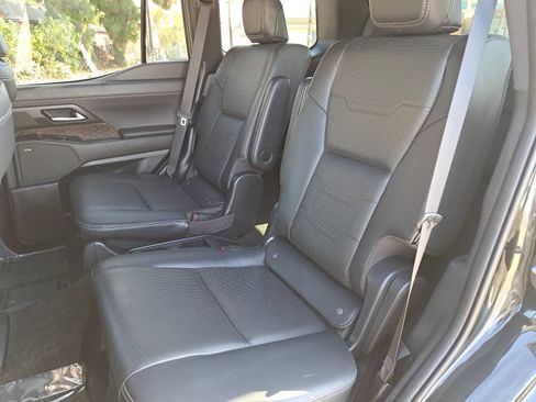 Used 2024 Lexus GX 550 w/ Accessory Package (31) AWD/4WD image 16