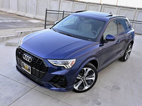 Used 2021 Audi Q3 2.0T Premium Plus w/ Premium Plus Package AWD/4WD image 13